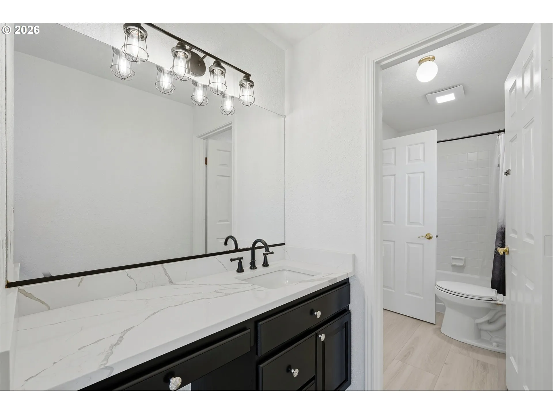 Bathroom-Upper
