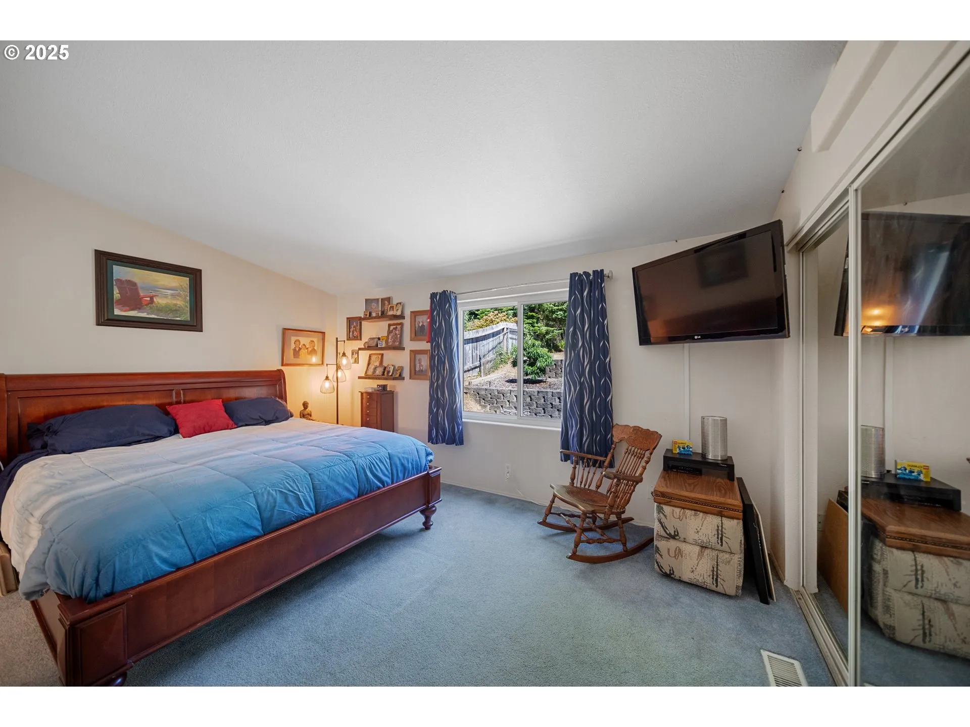Bedroom, Primary