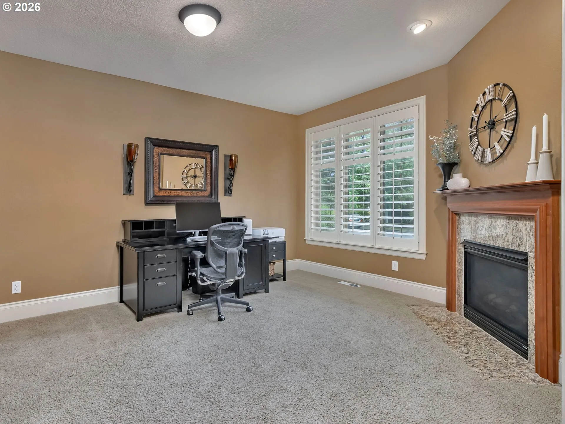 Living Room-Fireplace