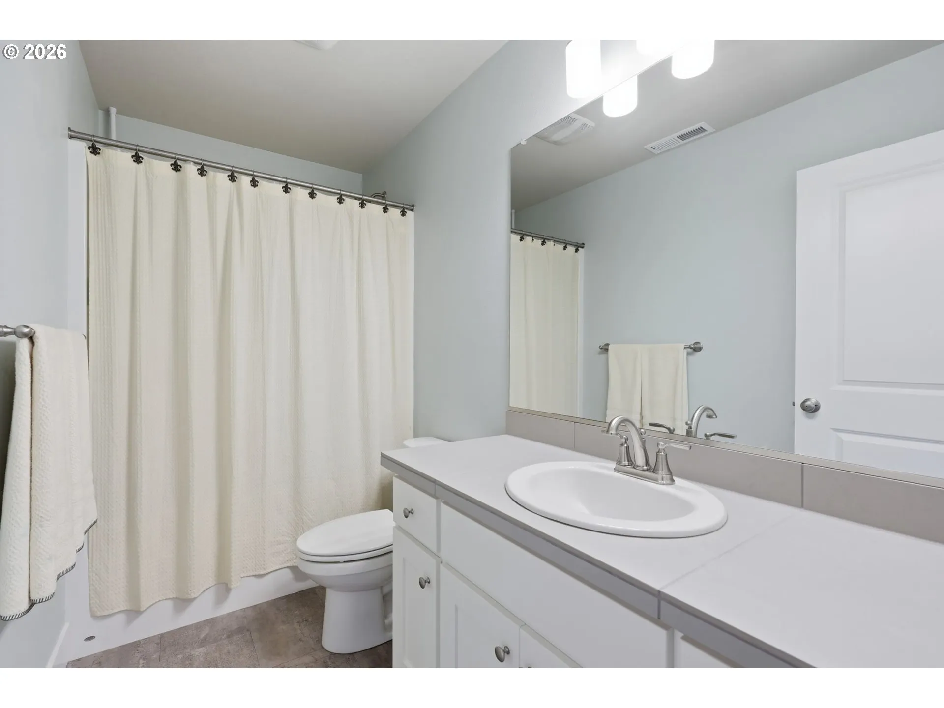 Bathroom-Upper