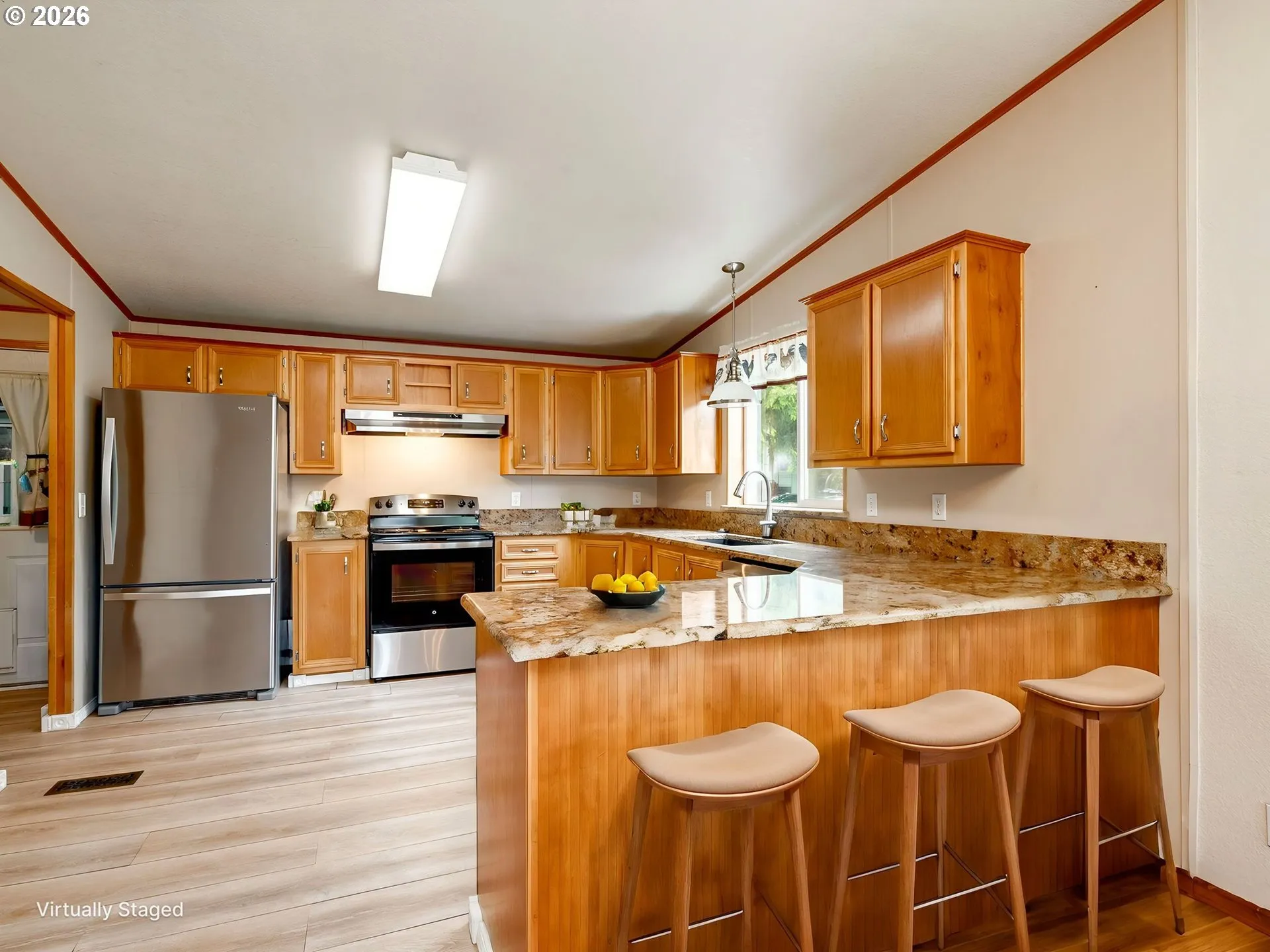 Kitchen-Breakfast Bar