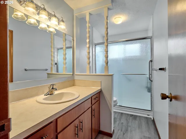 Bathroom-Walk in Shower