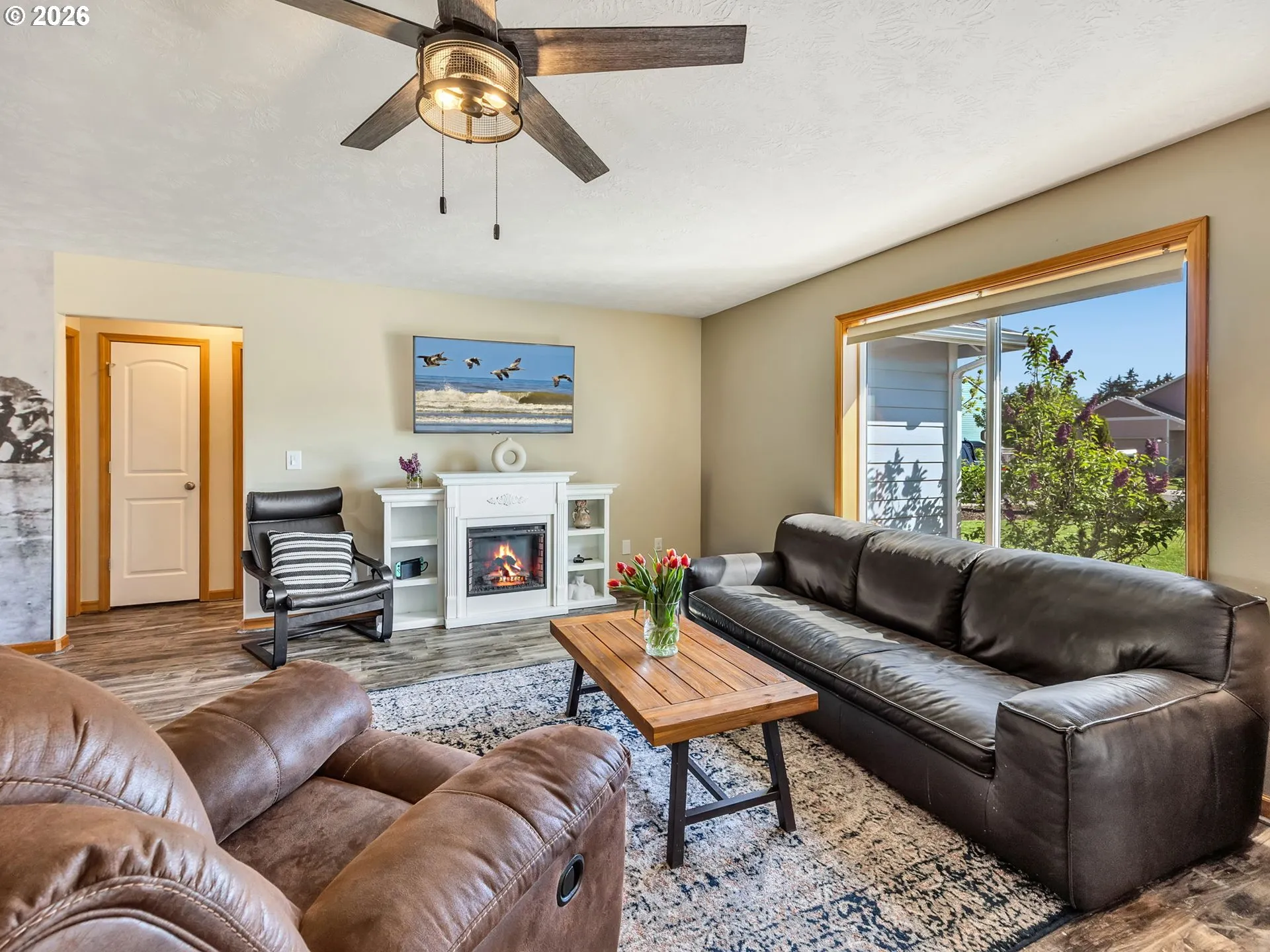 Living Room-Ceiling Fan
