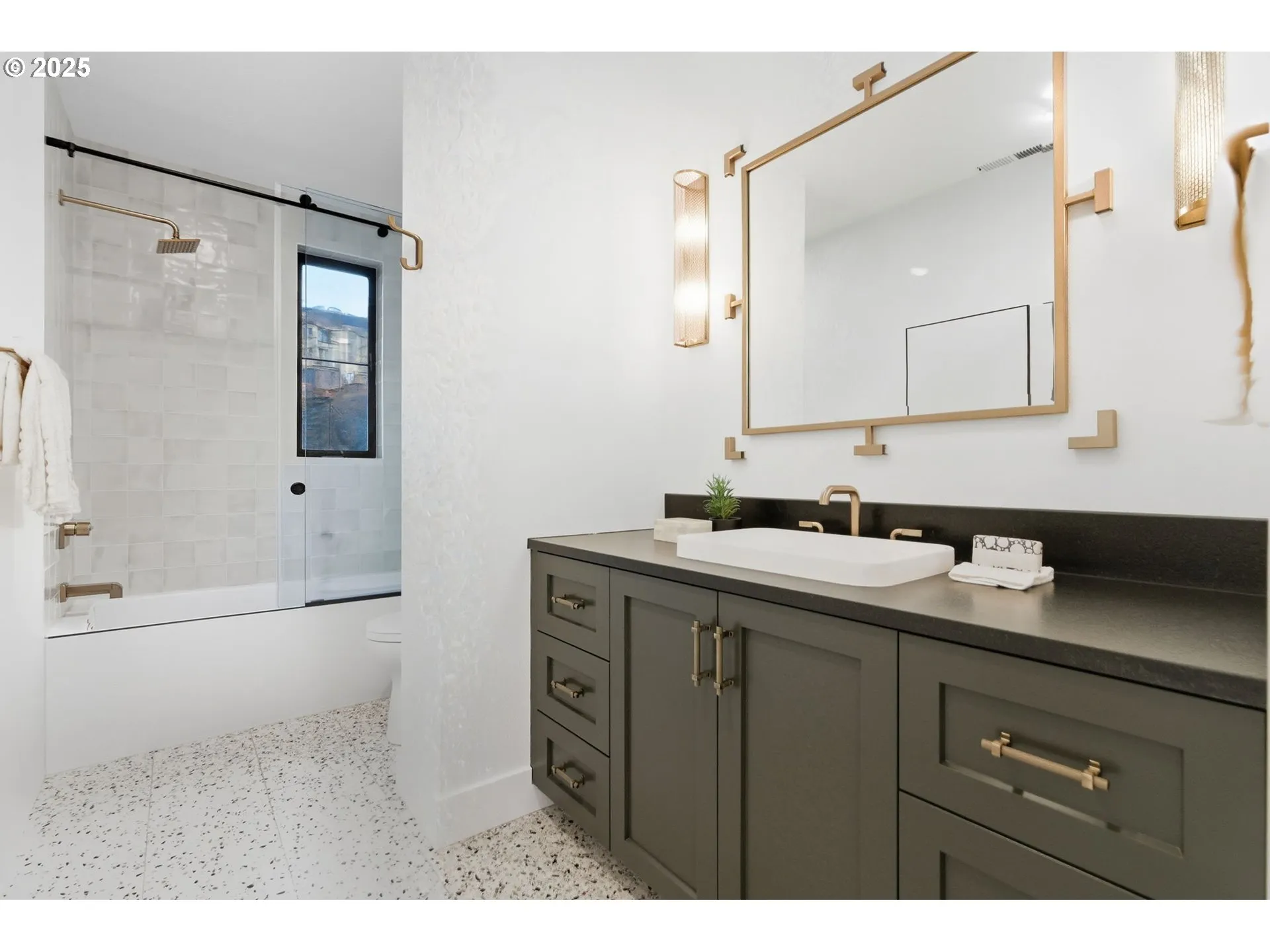Bathroom-Upper