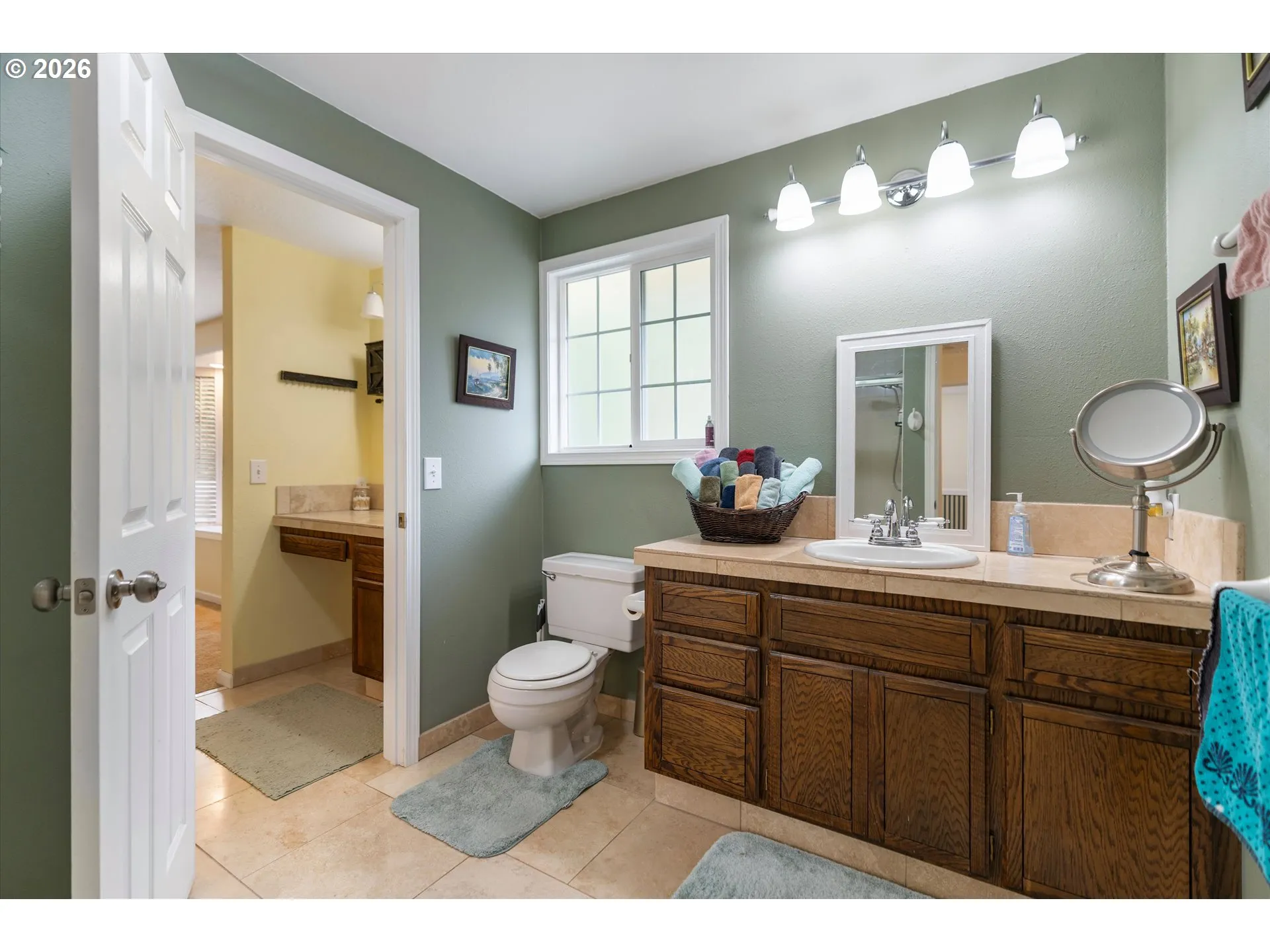 Bathroom-Upper