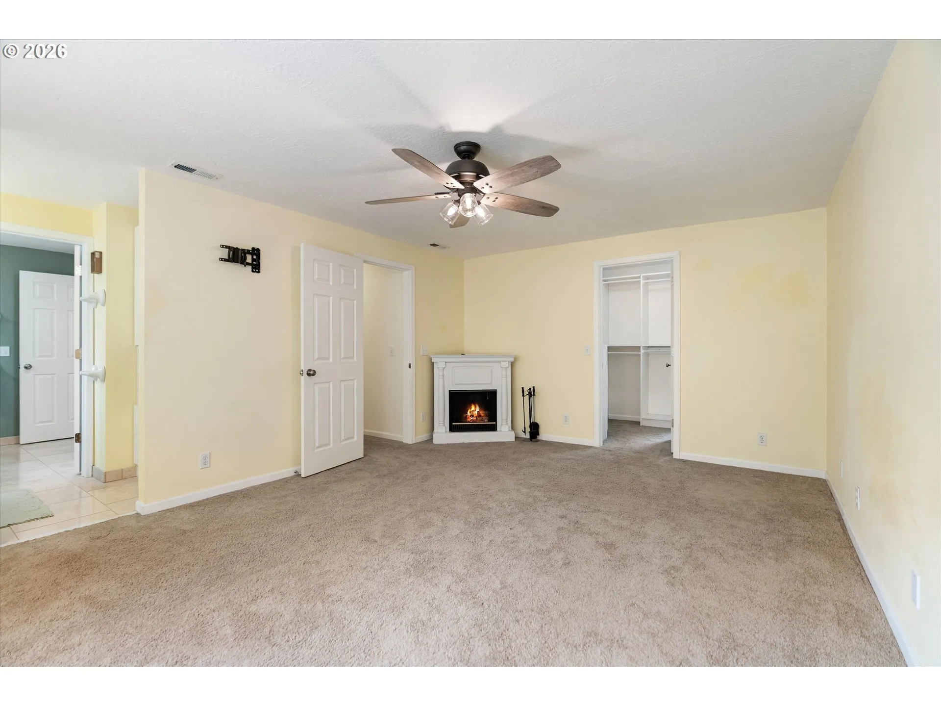 Primary Bedroom-Upper