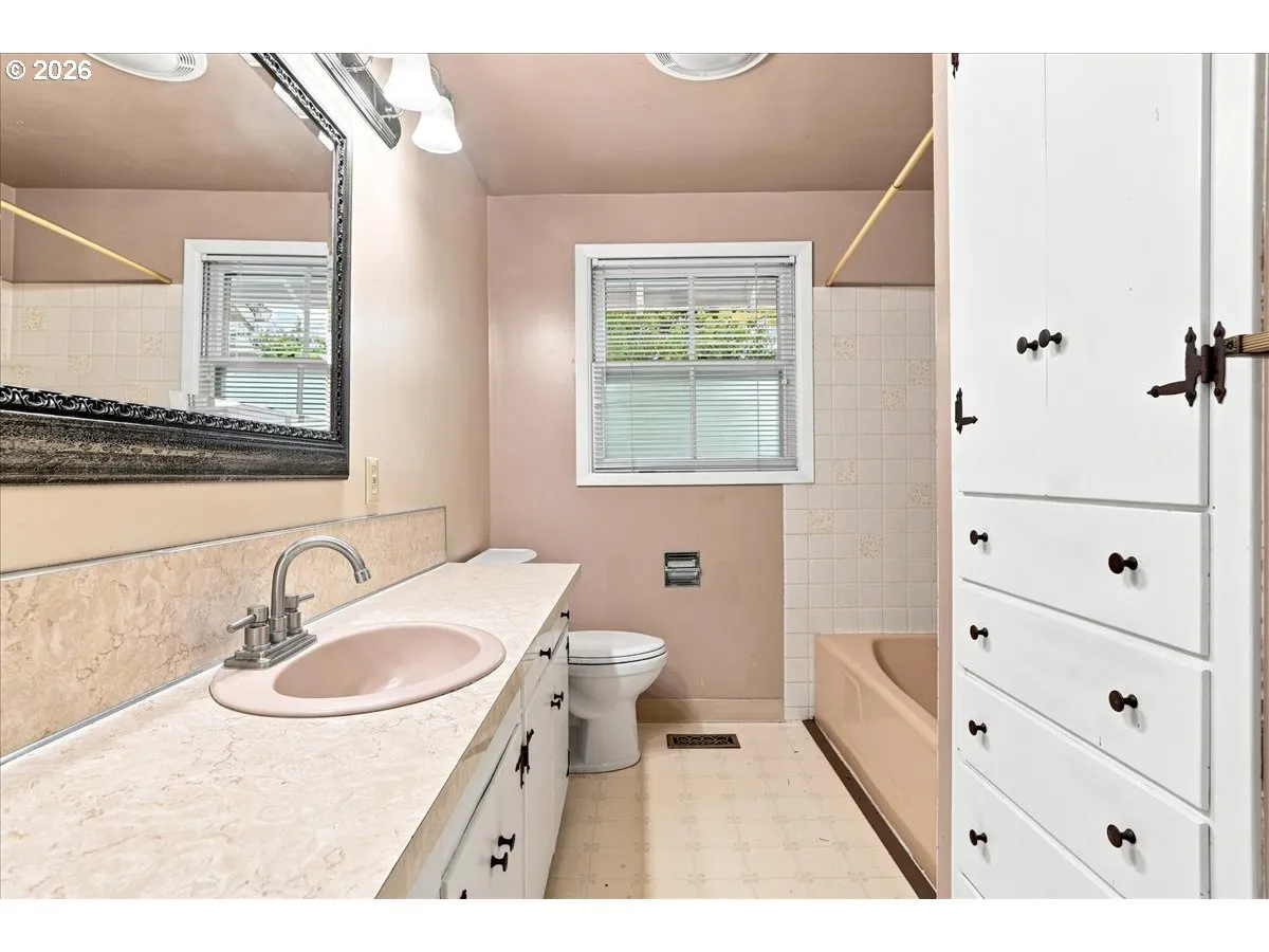 Bathroom-Hall