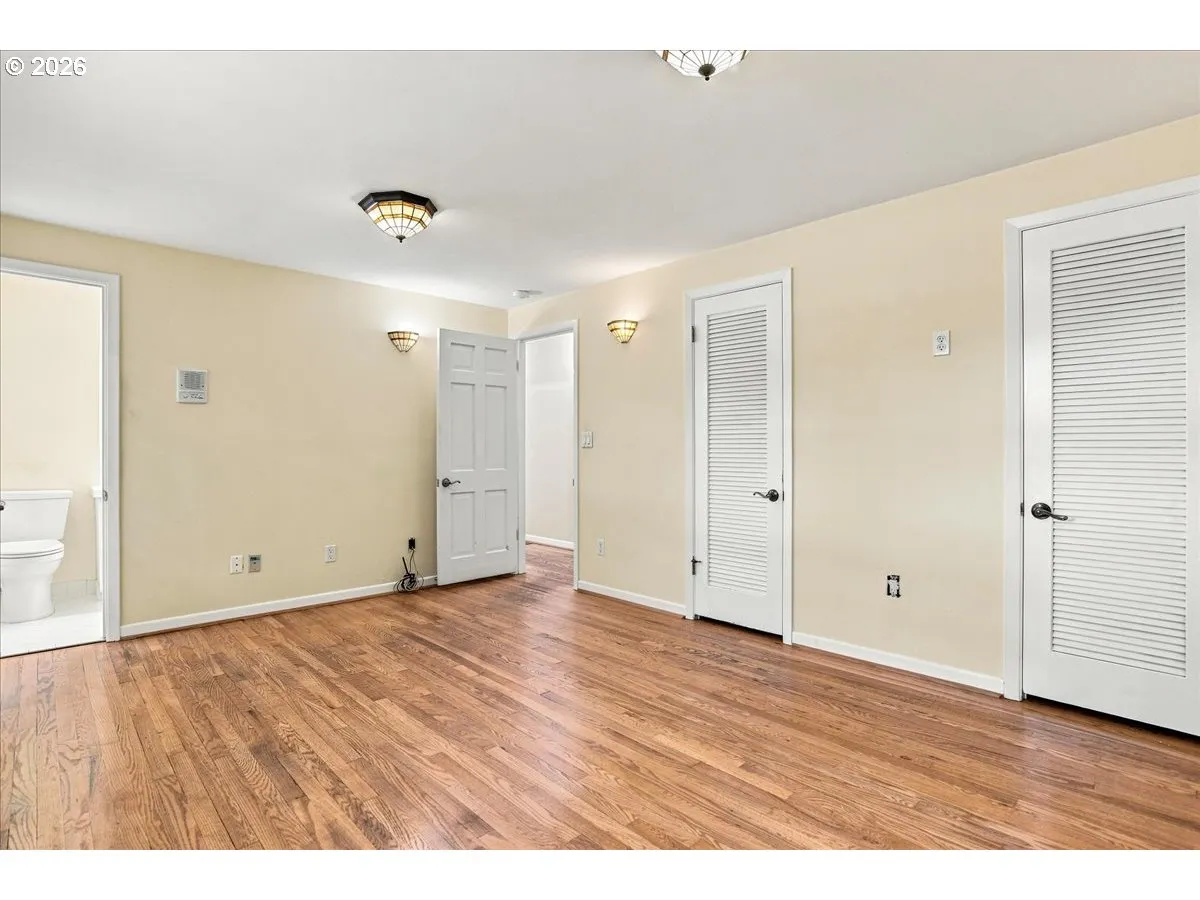 Bedroom, Primary-Walk-In Closet