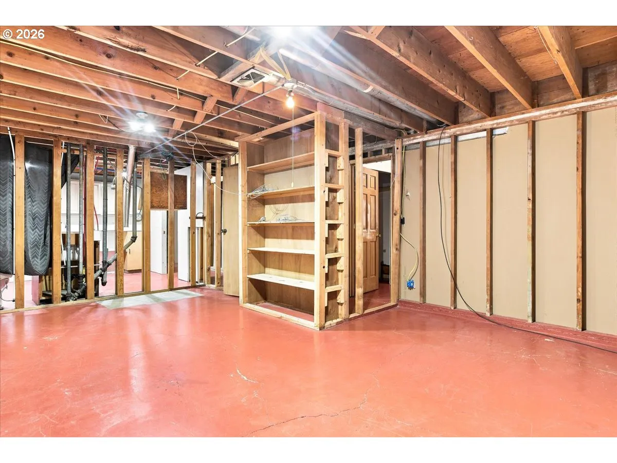 Basement-Unfinished