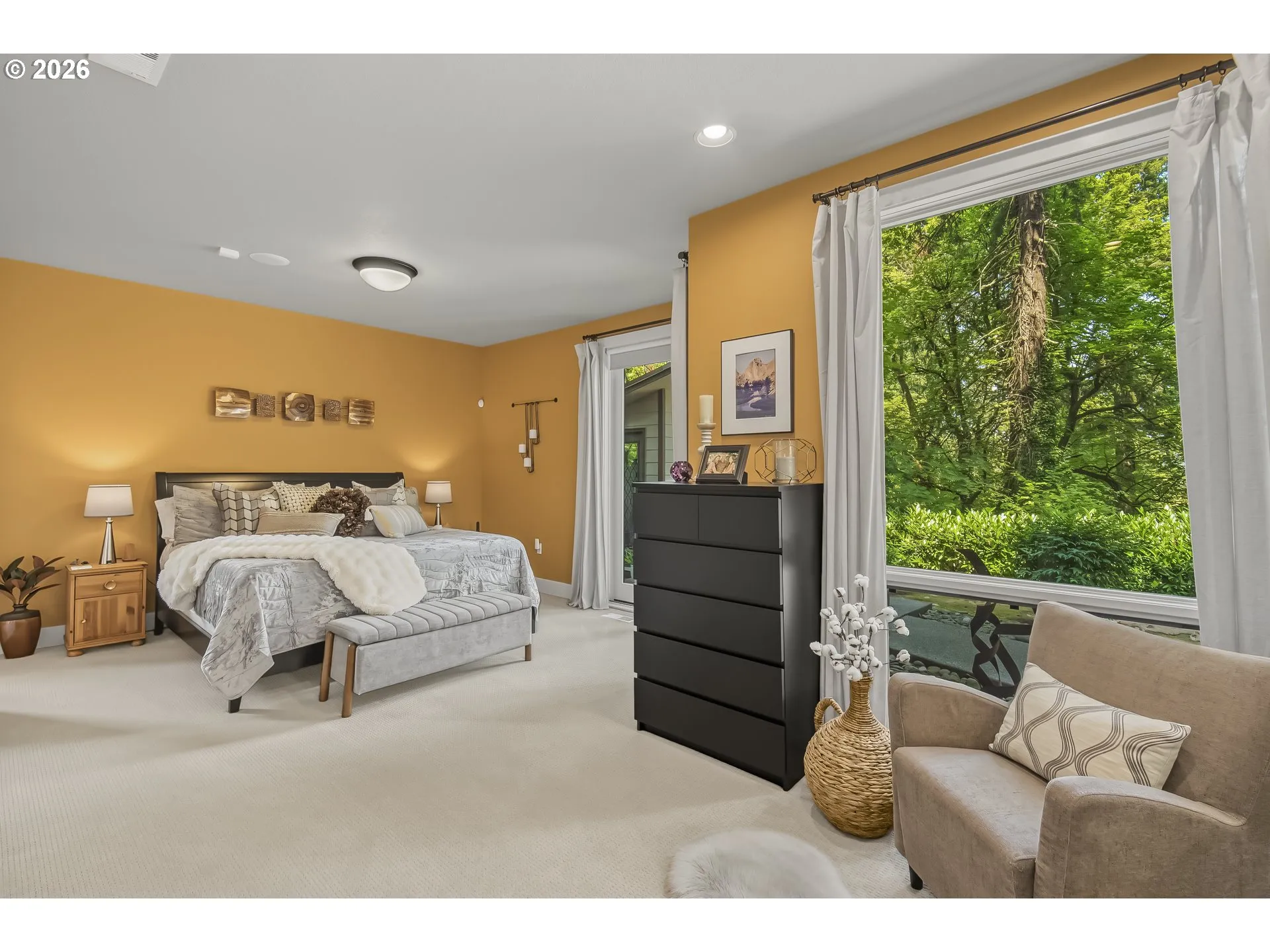 Bedroom, Owner's Suite-Main