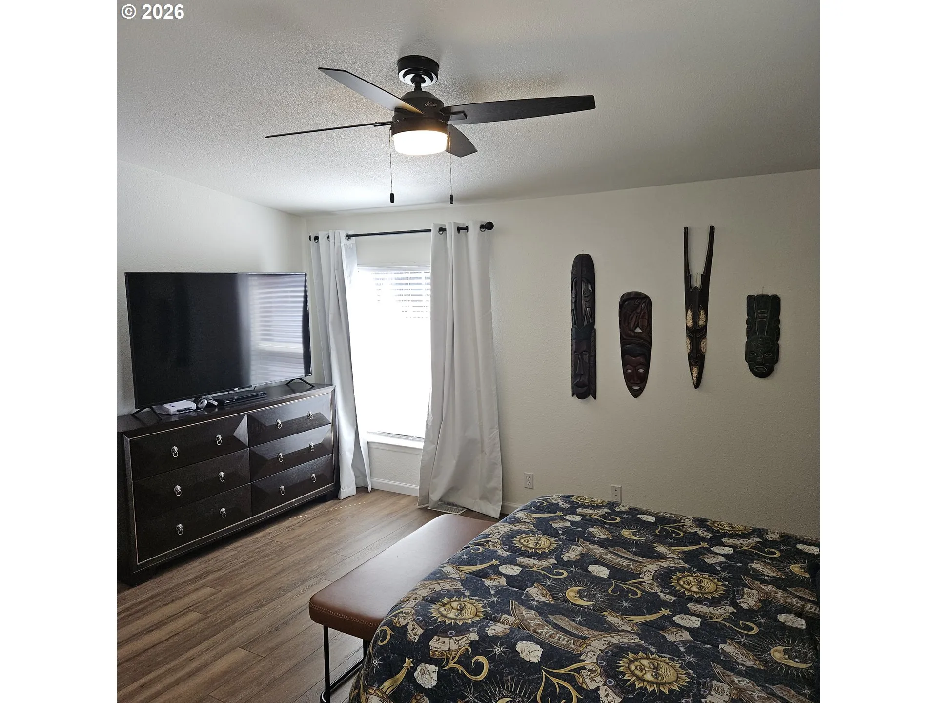 Bedroom, Primary-Vaulted Ceilings