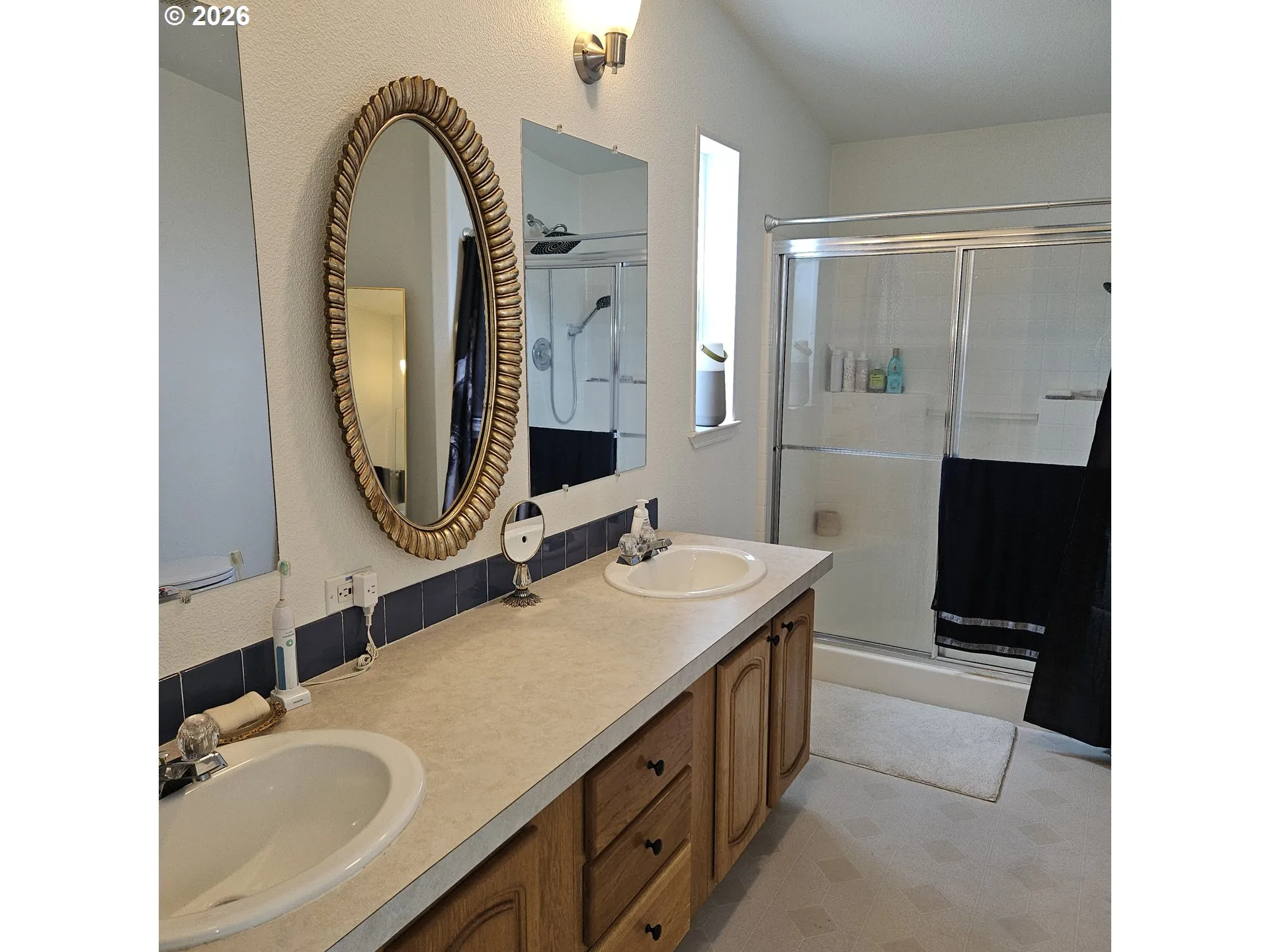 Bathroom-Walk in Shower