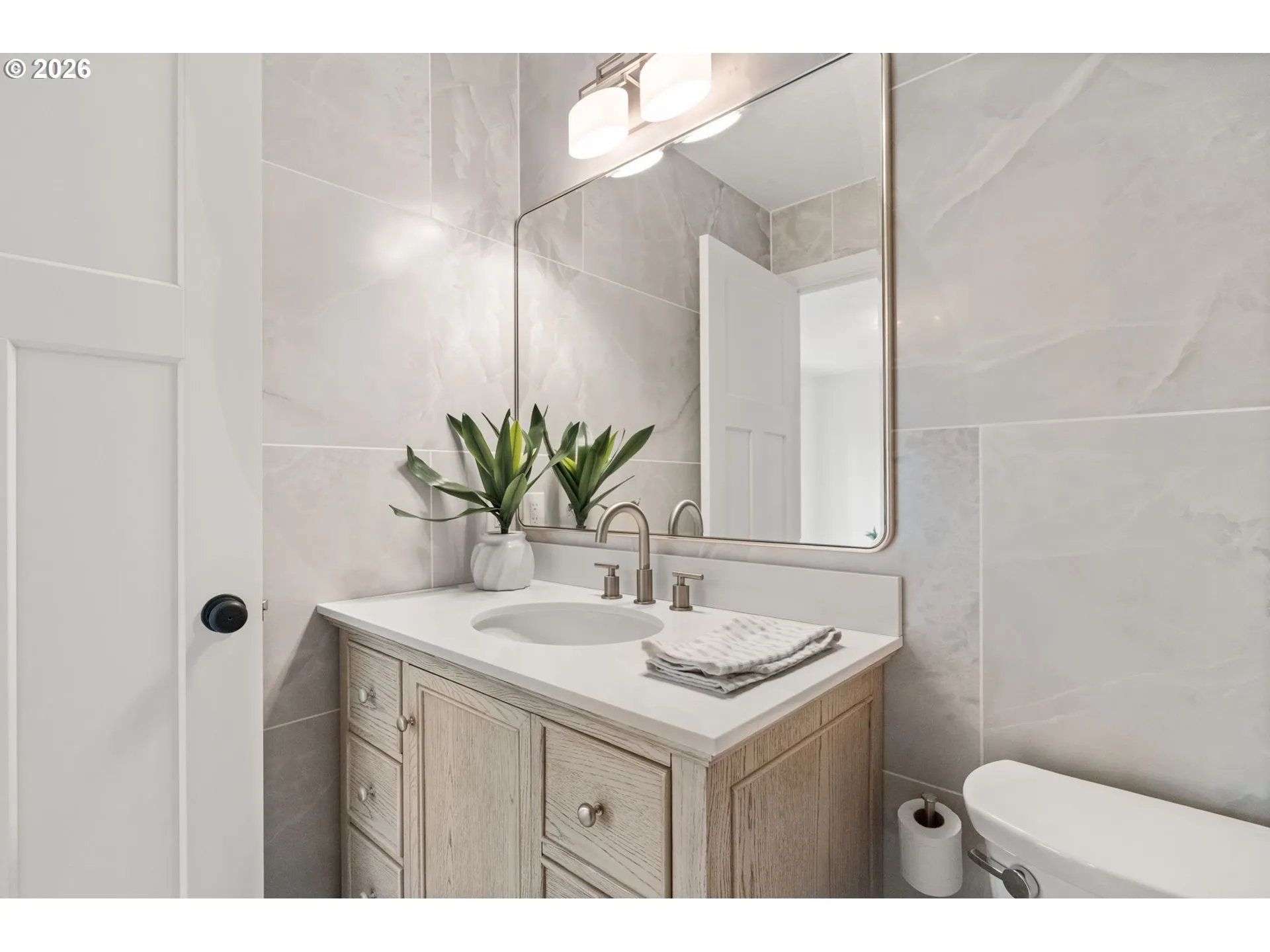 Bathroom-Upper