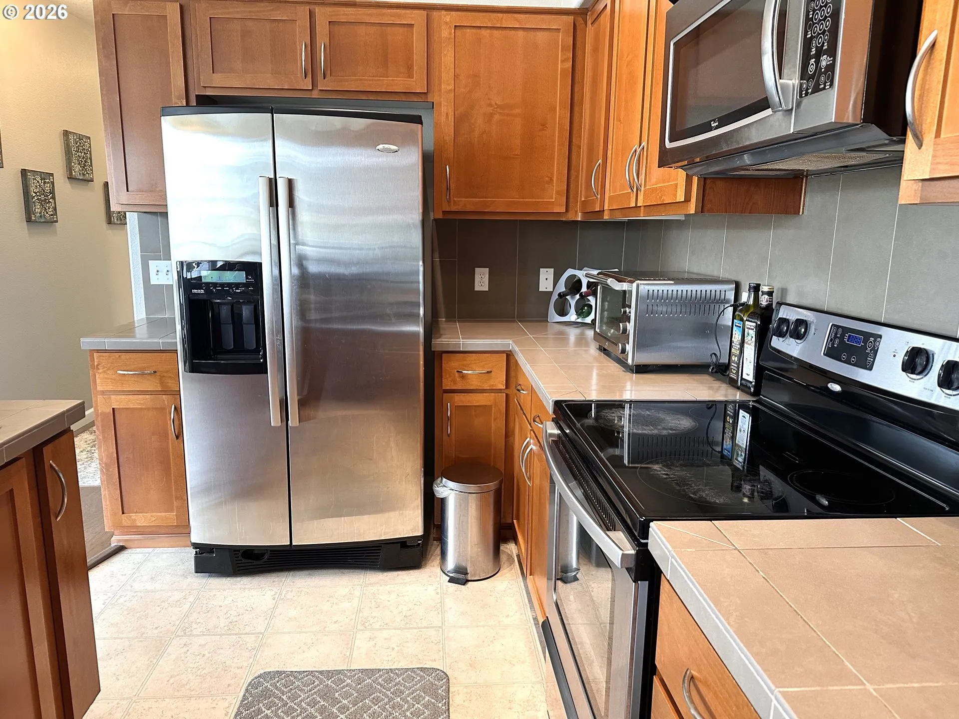 Kitchen-Breakfast Bar