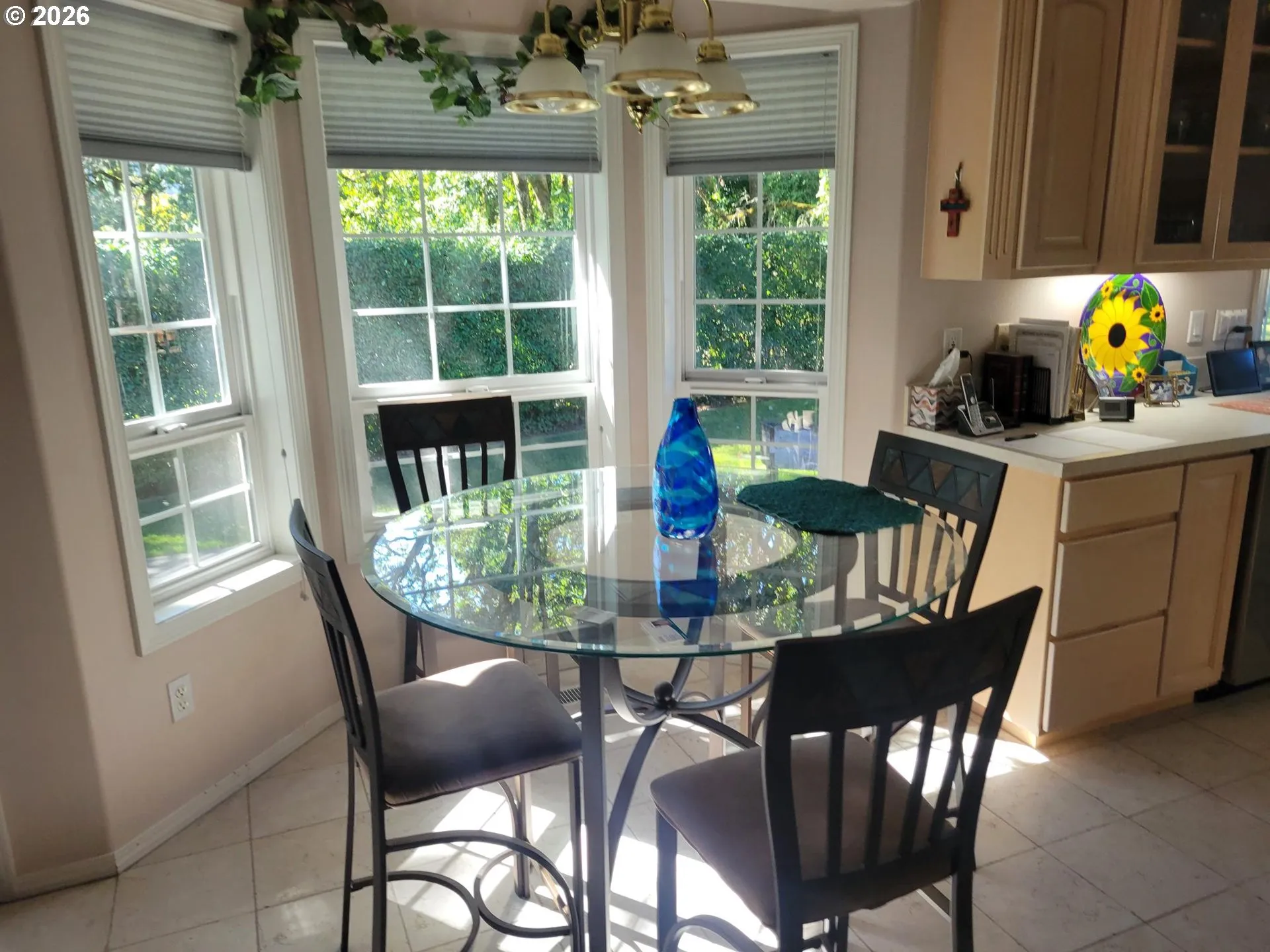 Kitchen-Eating Area