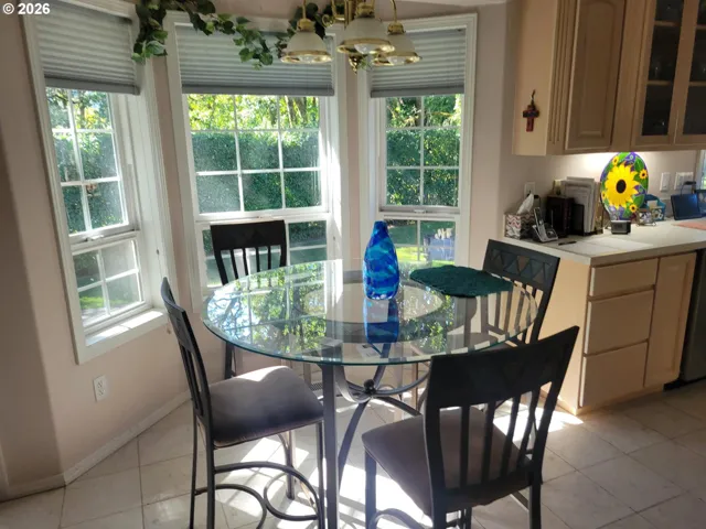 Kitchen-Eating Area