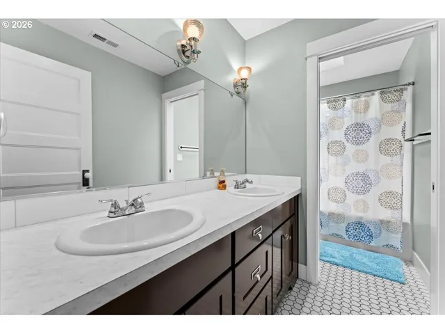 Bathroom-Upper