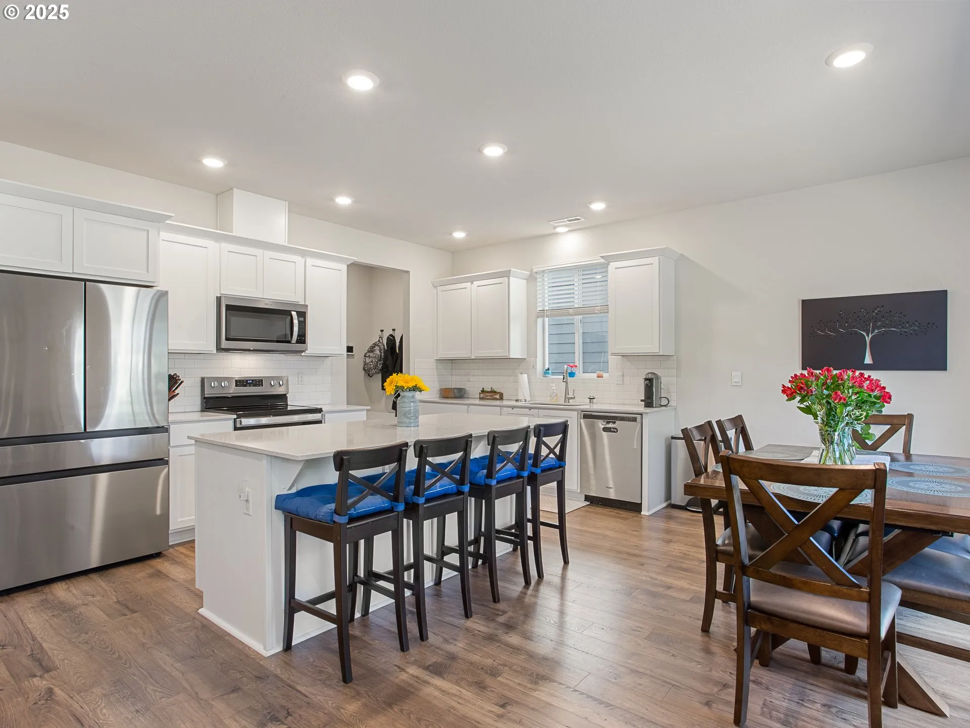 Kitchen/Dining Room-Island