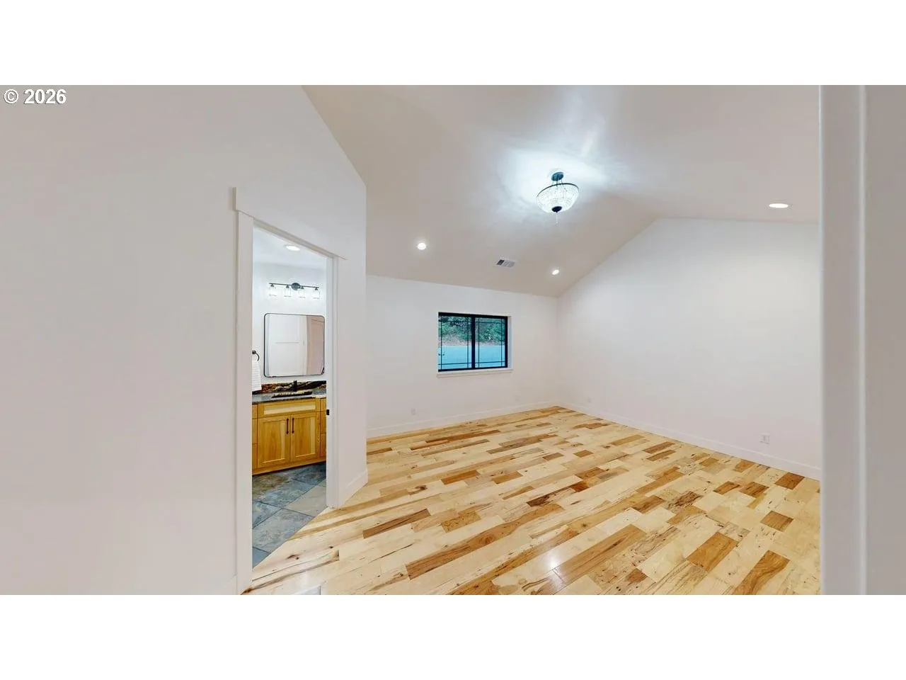 Bedroom, Primary-Vaulted Ceilings