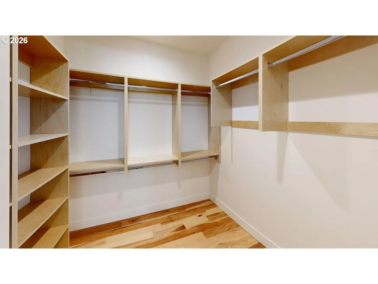 Bathroom, Attached-Walk-In Closet