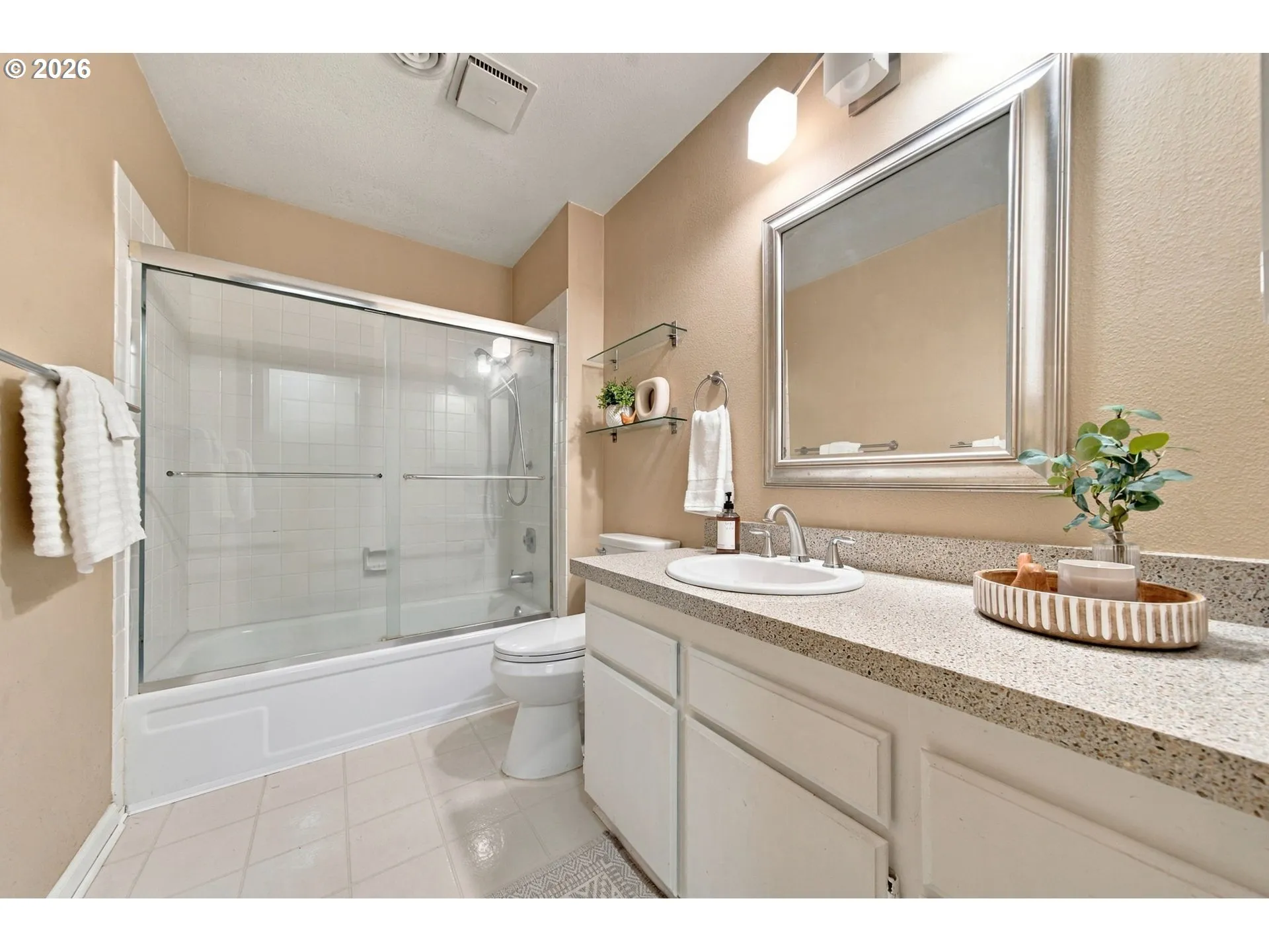 Bathroom-Upper