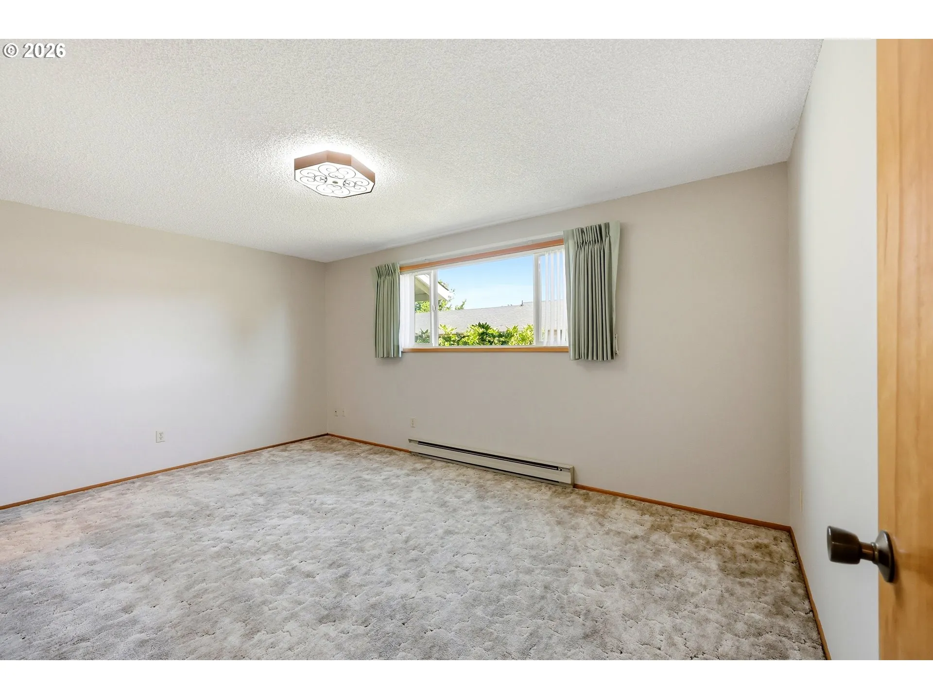 Bedroom, Primary