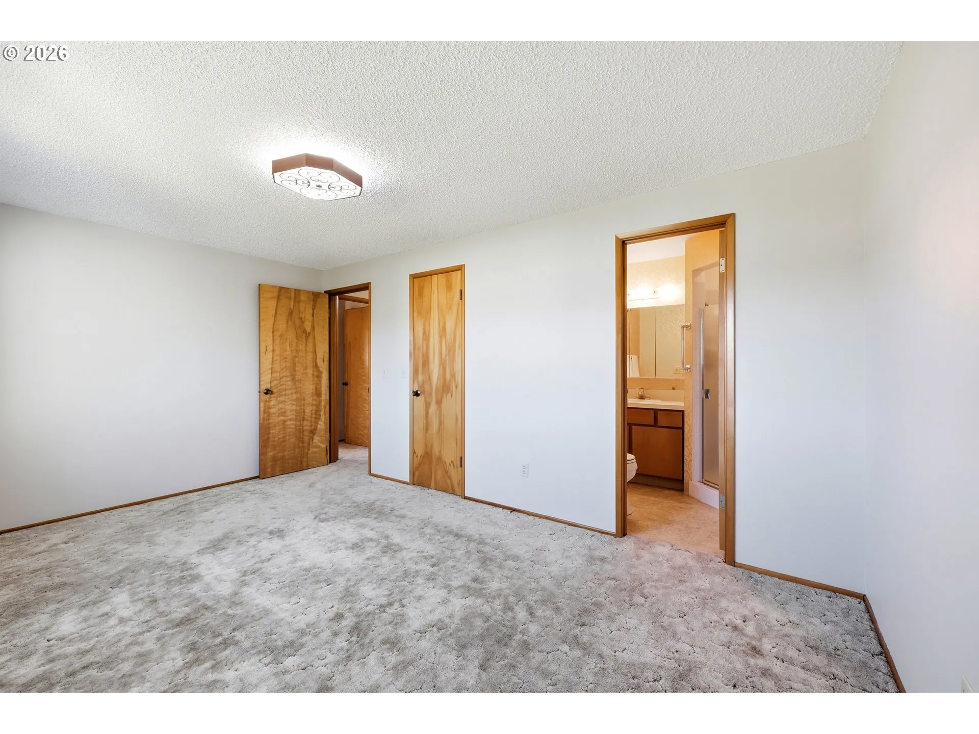 Bedroom, Primary