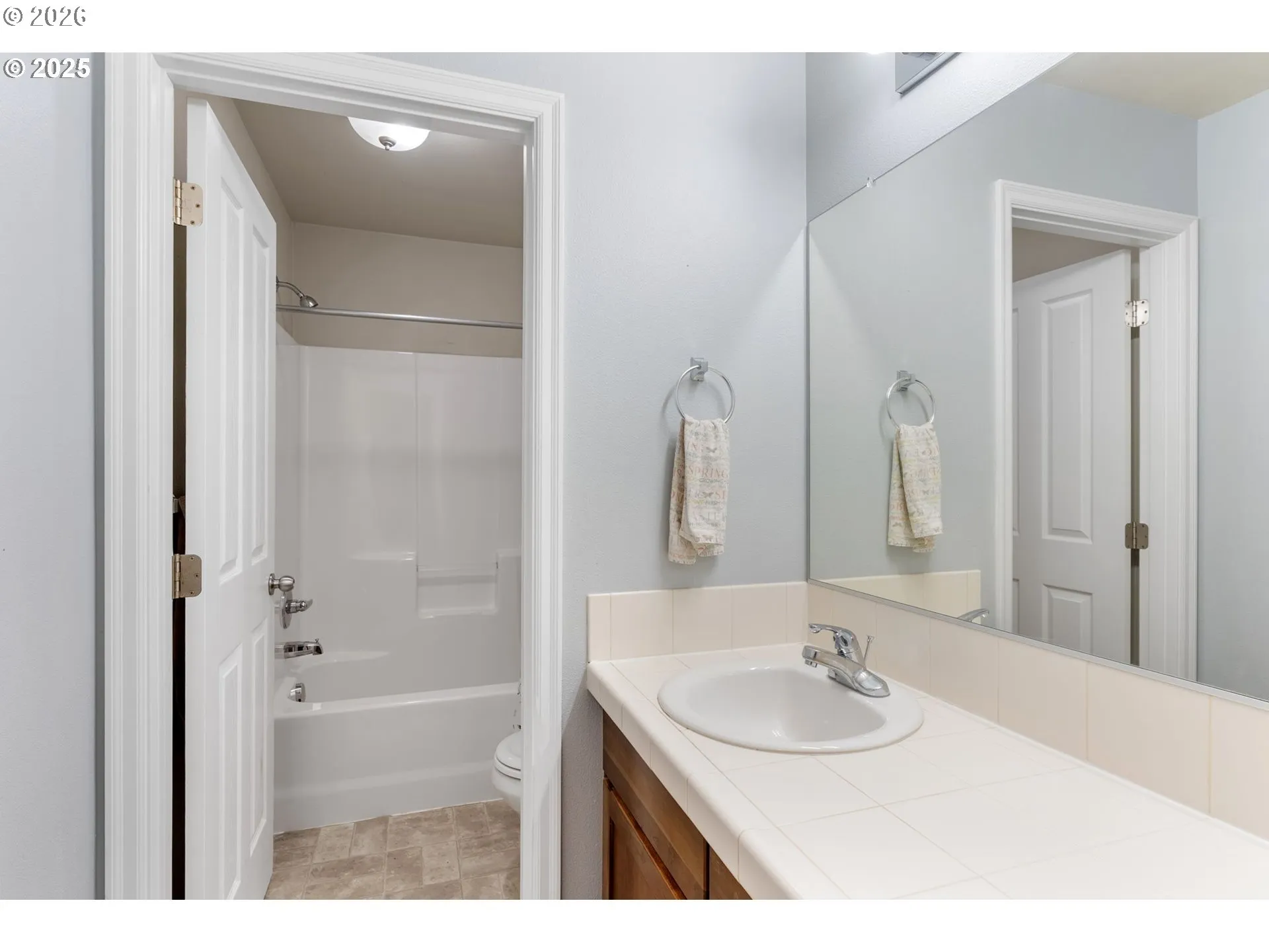 Bathroom-Upper