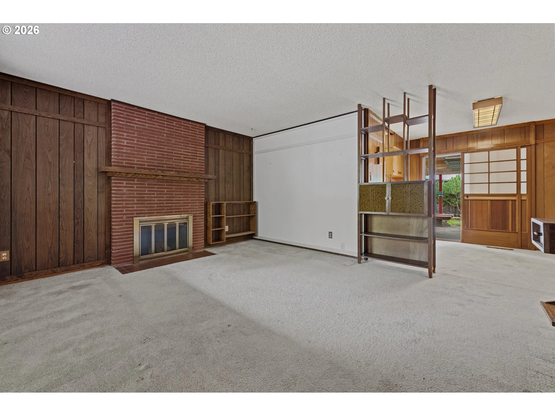 Living Room-Fireplace