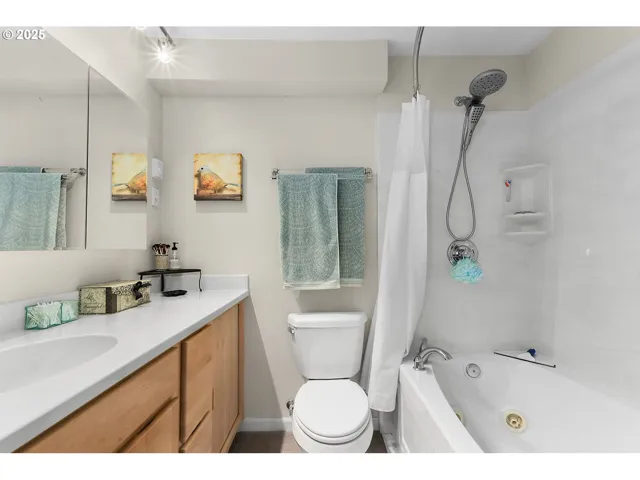 Bathroom, Attached-Lower