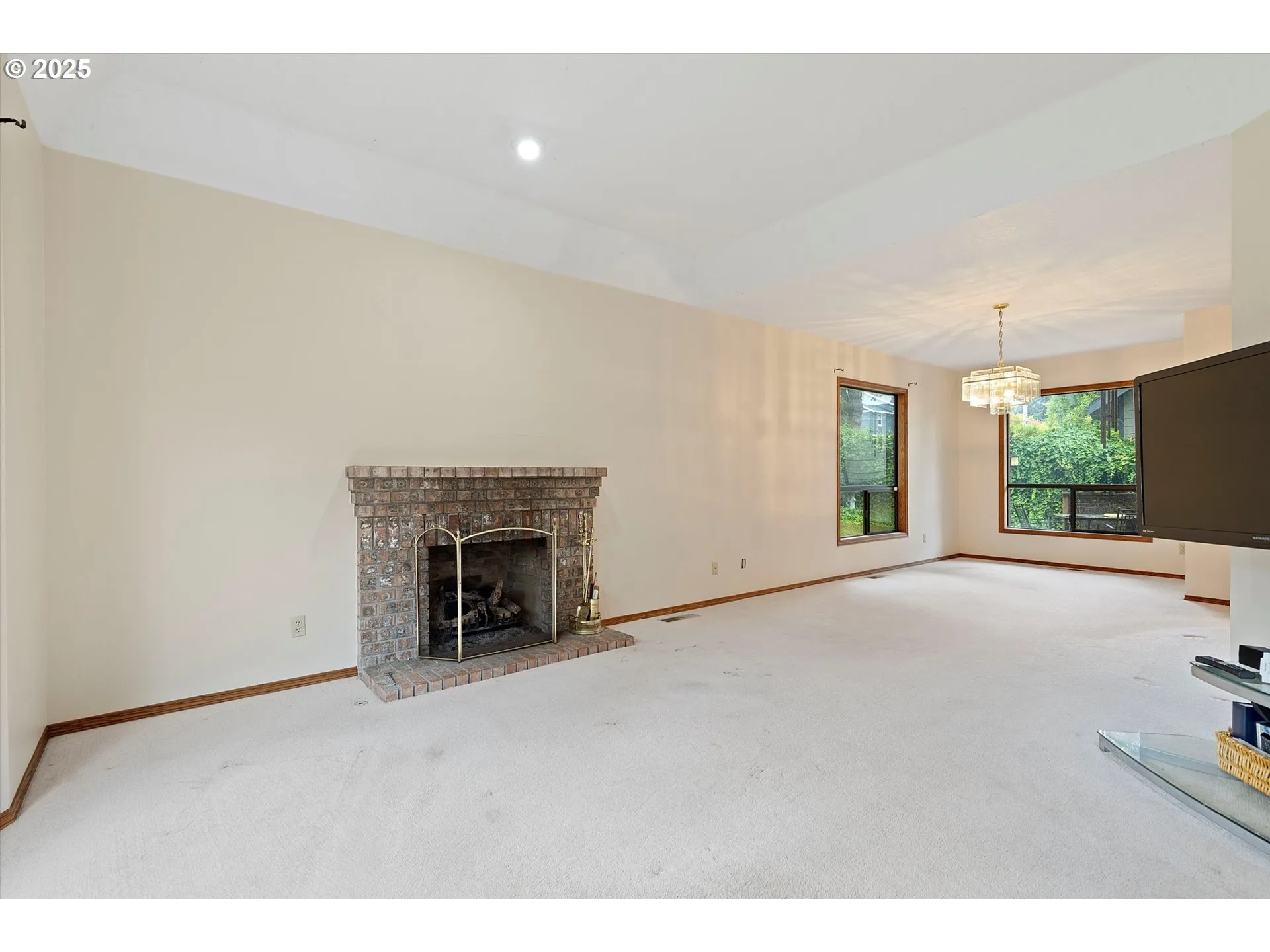 Living Room/Dining Room