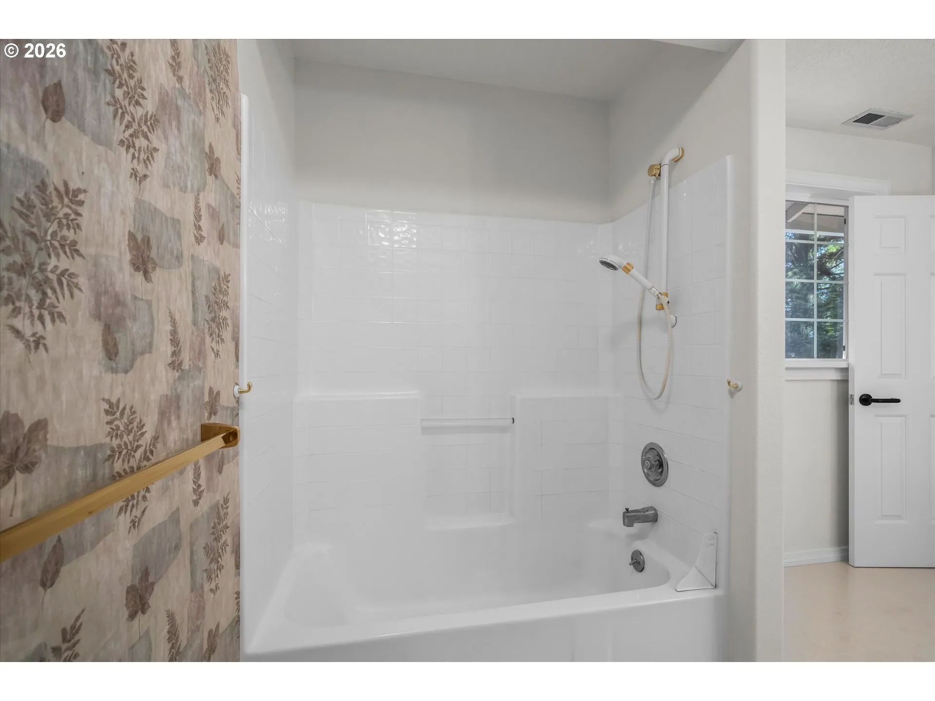 Bathroom, Attached-Upper