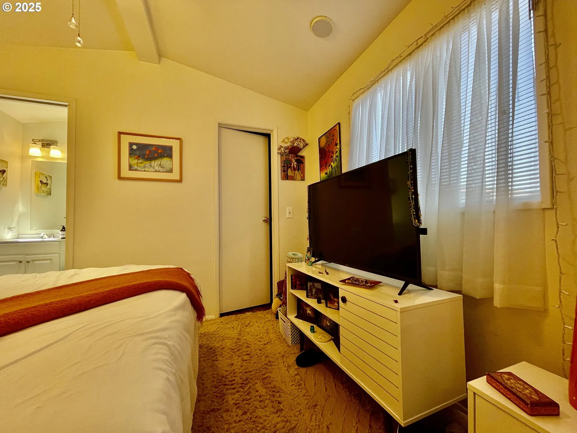 Bedroom-Walk-In Closet