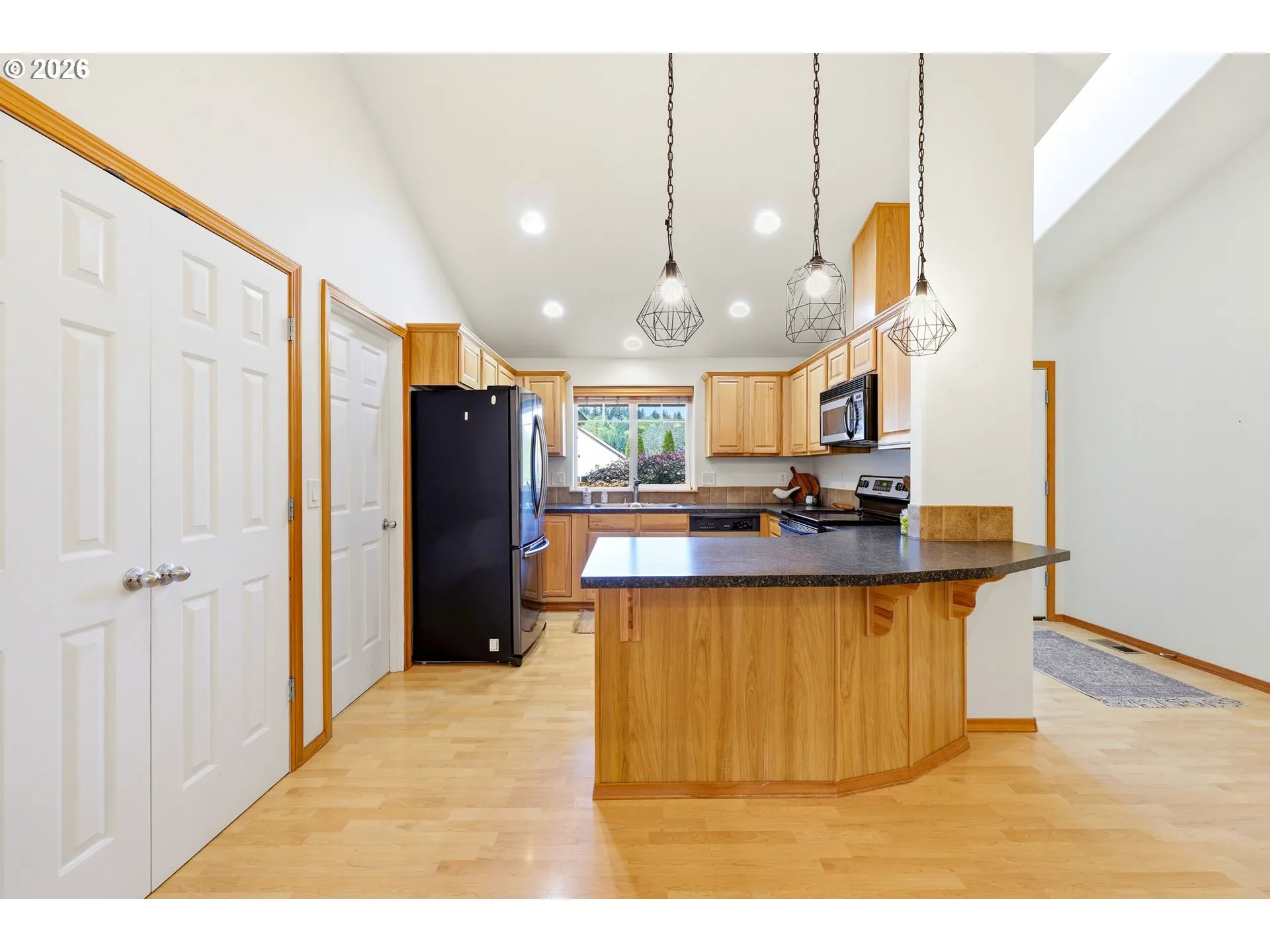 Kitchen-Breakfast Bar