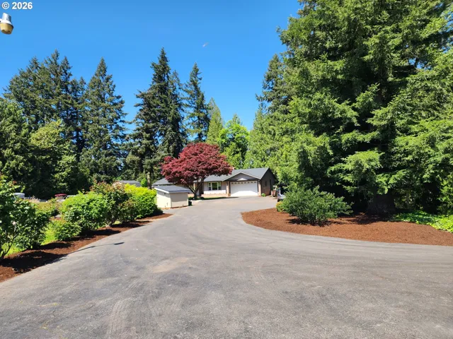 Driveway-Gated