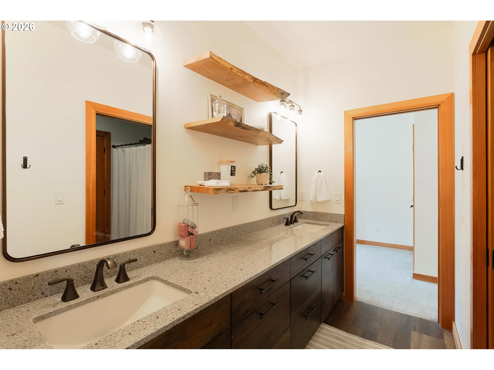 Bathroom-Upper