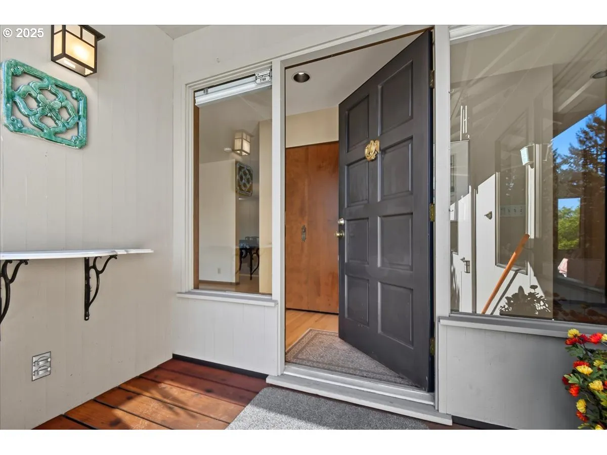 Entrance/Foyer