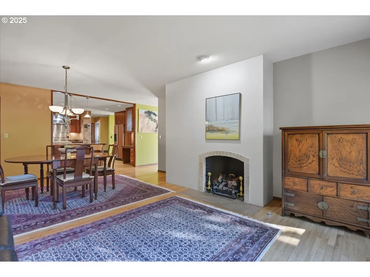 Bedroom, Owner's Suite-Main