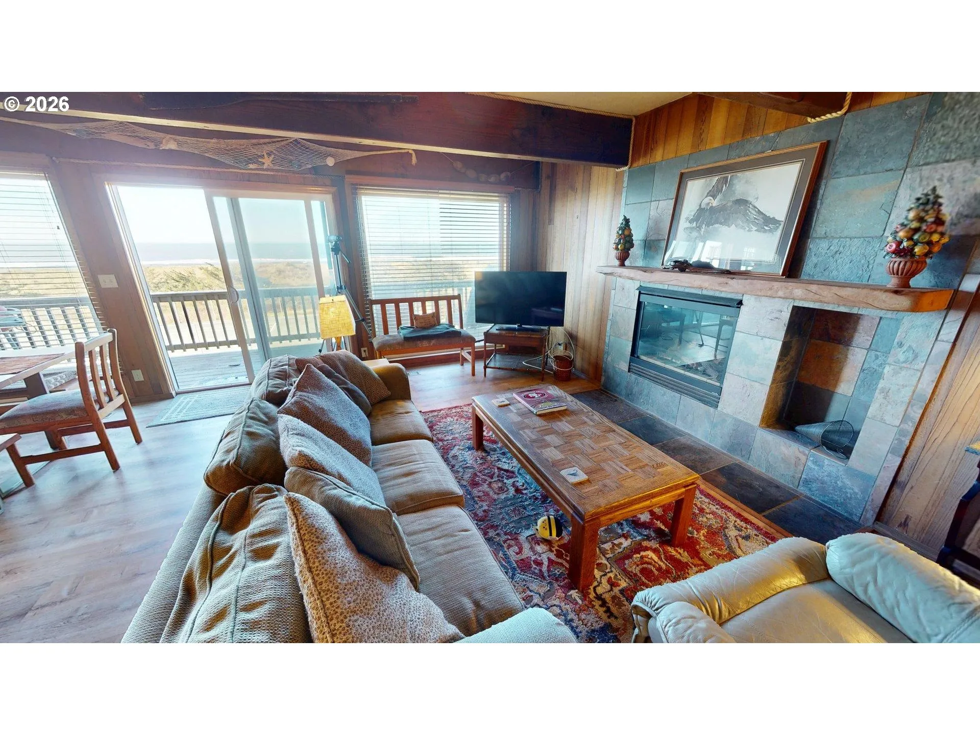 Living Room-Fireplace
