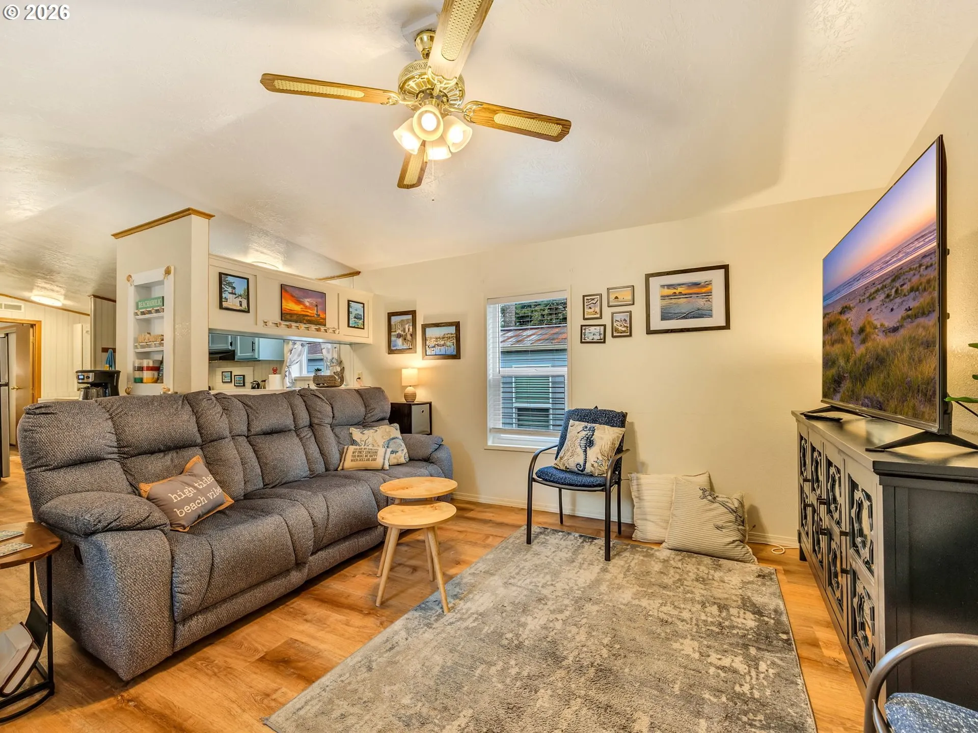 Living Room-Ceiling Fan