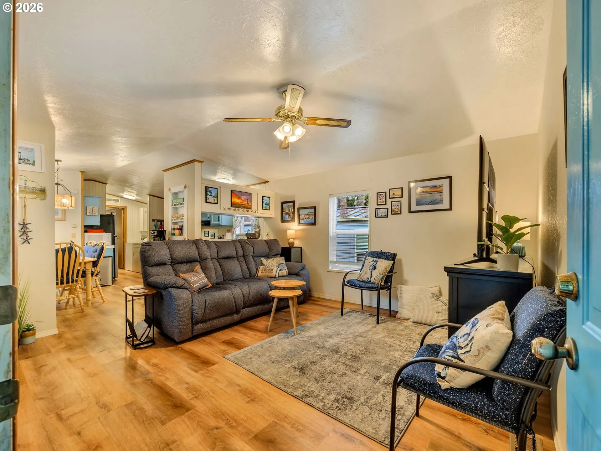 Living Room-Ceiling Fan