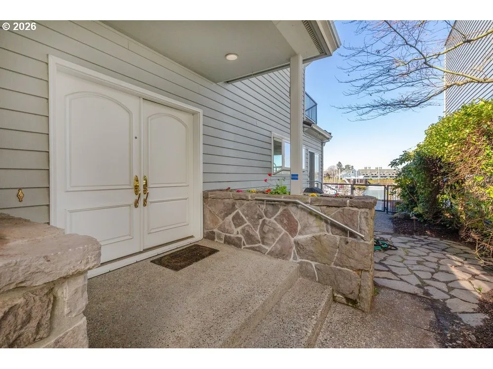 Entrance/Foyer