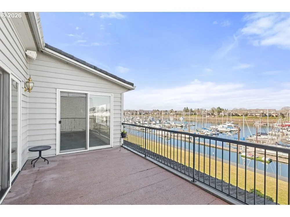 Deck-Upper