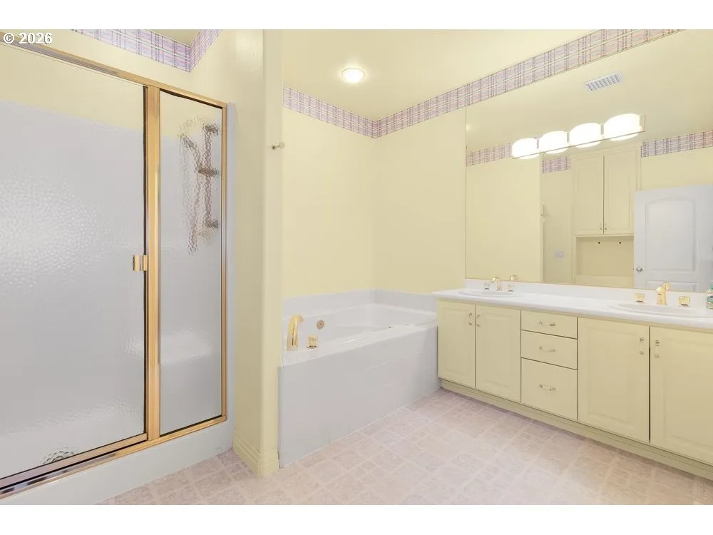 En Suite Bathroom