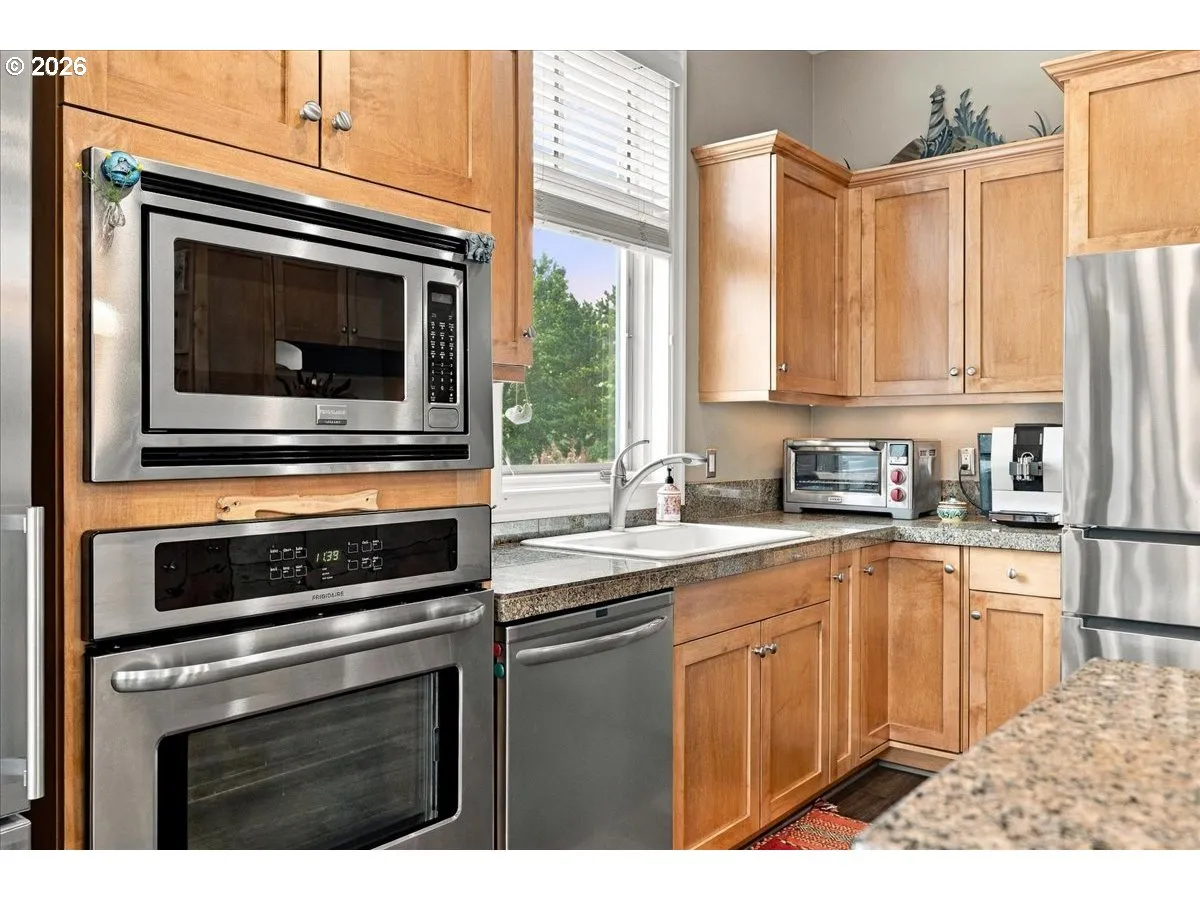 Kitchen-Oven