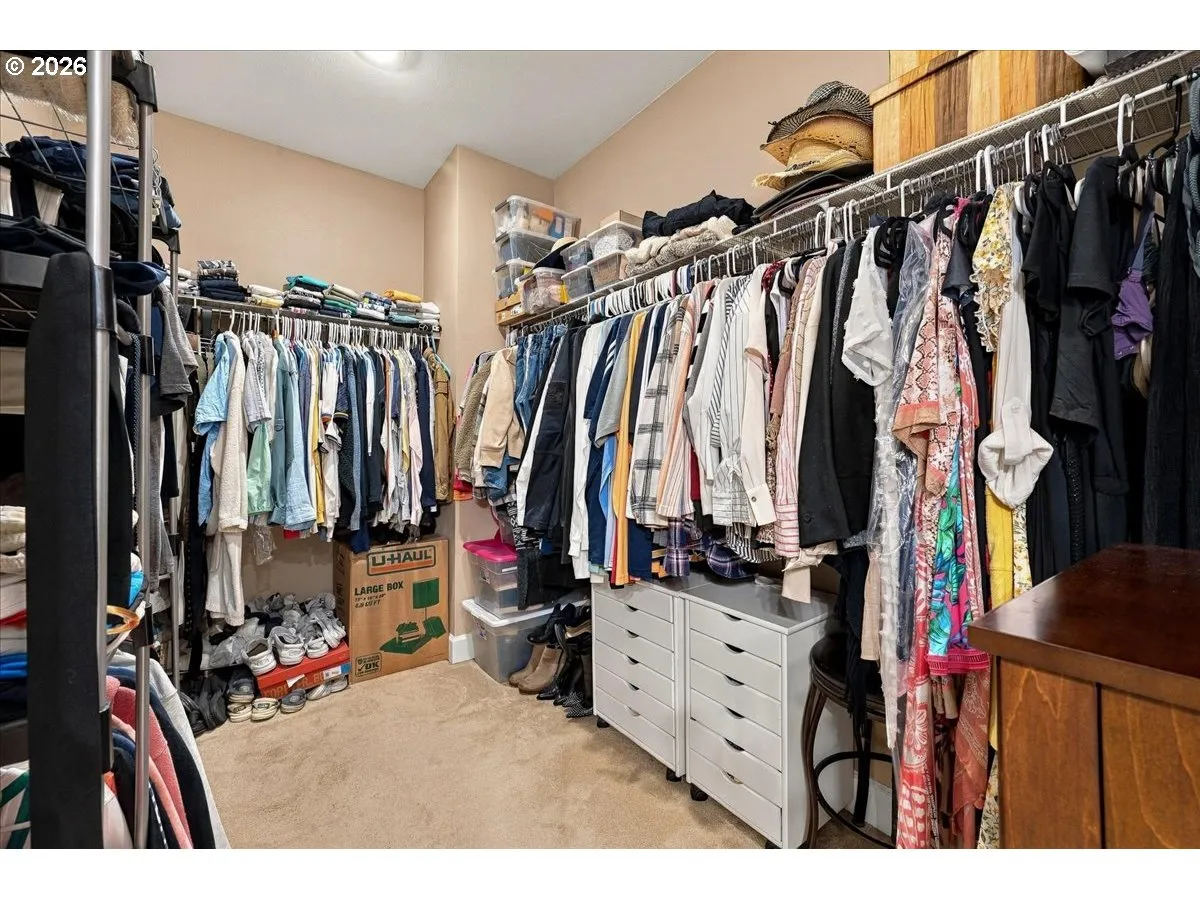 Bedroom, Owner's Suite-Walk-In Closet