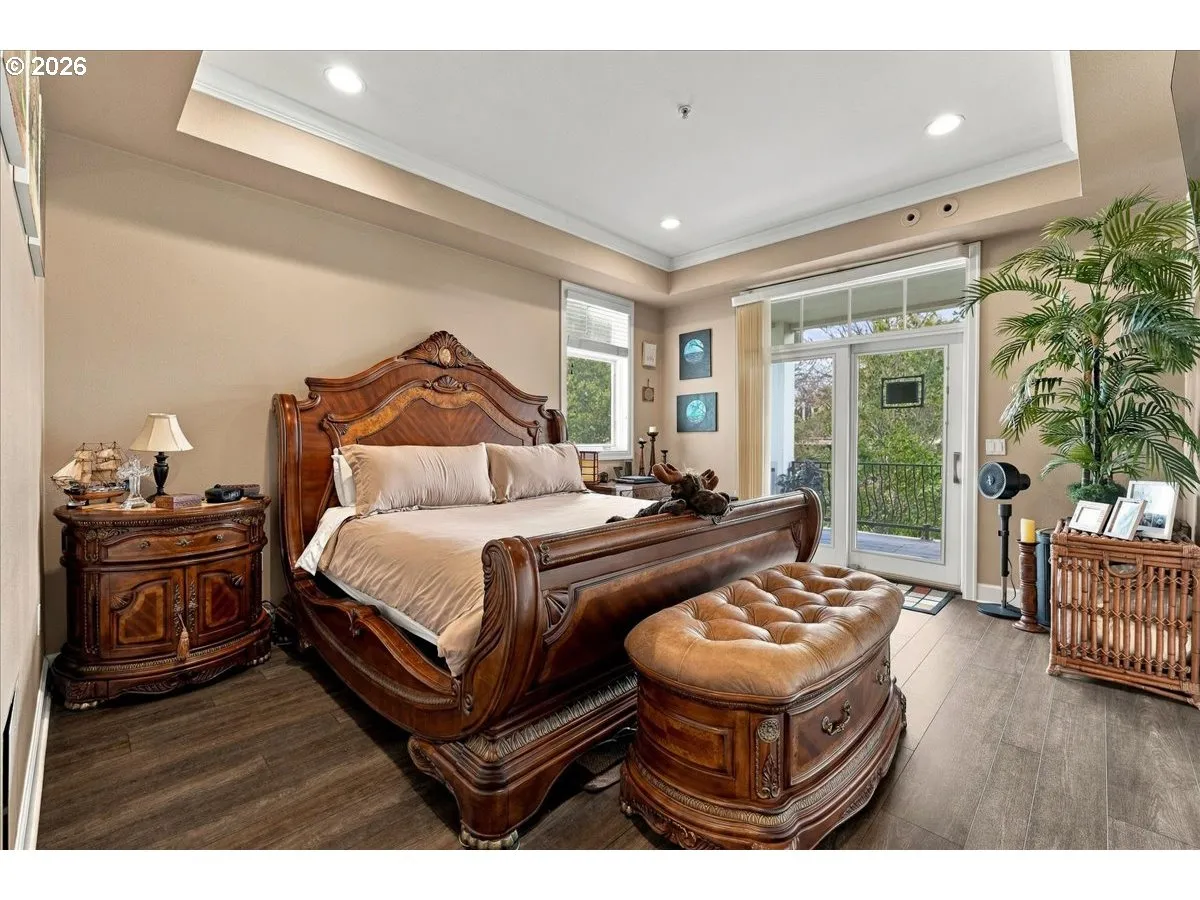 Bedroom, Owner's Suite-Main