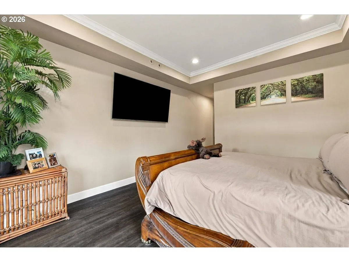 Bedroom, Owner's Suite