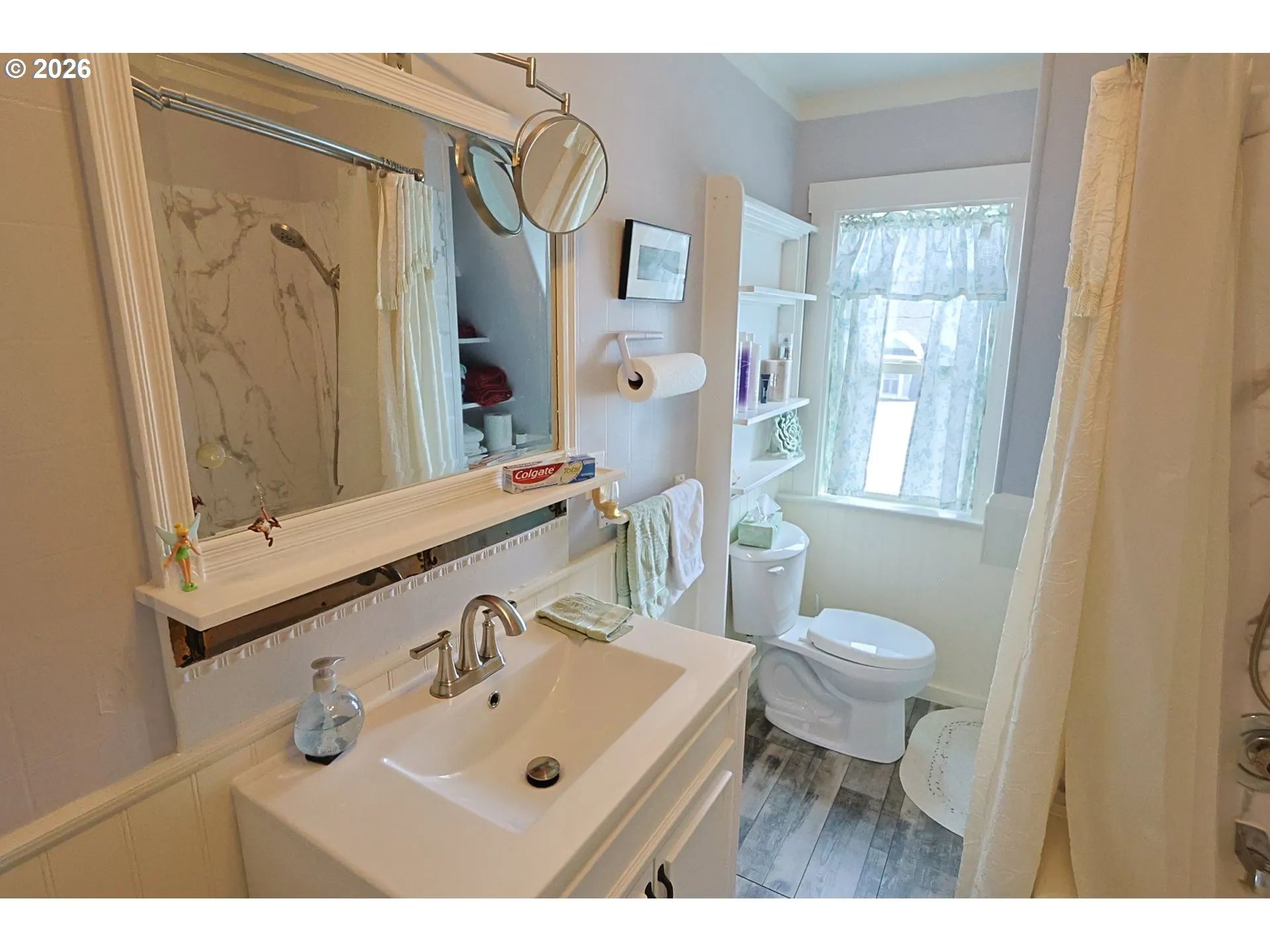 Bathroom-Upper