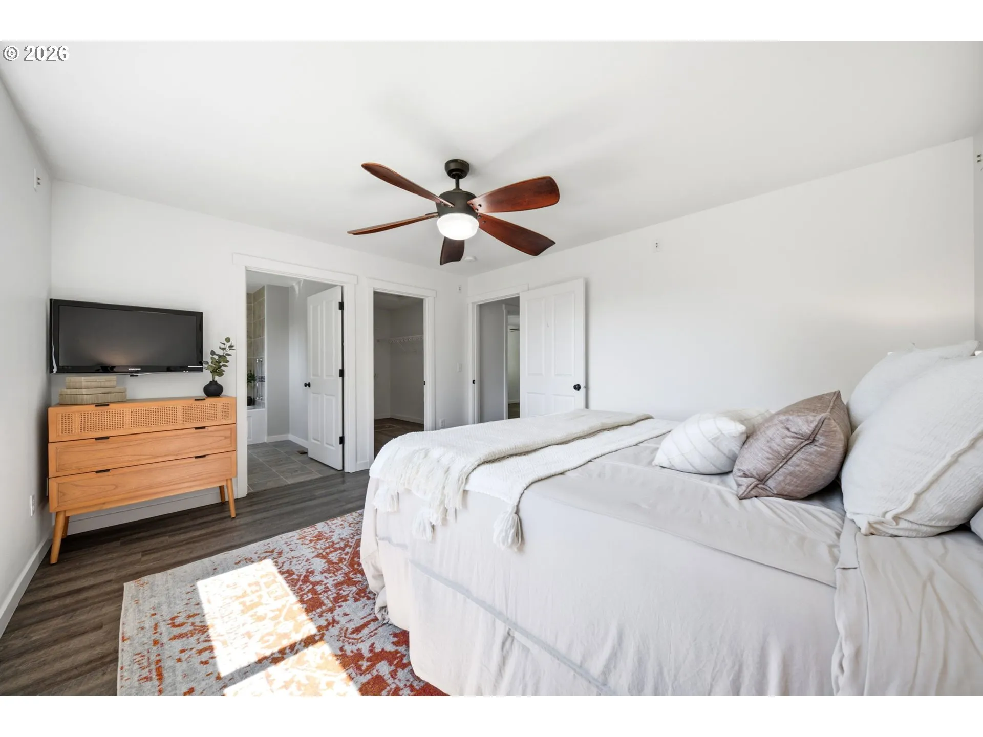 Bedroom, Primary